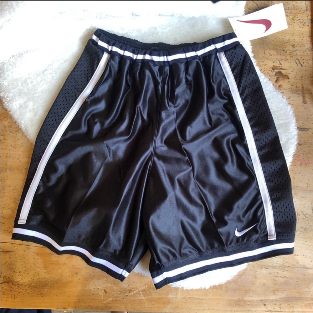 NWT Women’s Nike Basketball Shorts